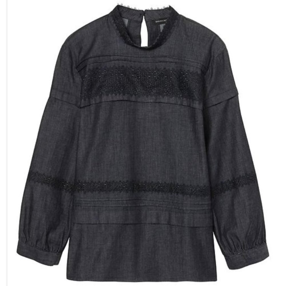 EUC Banana Republic LG Chambray Pintuck Lace Top